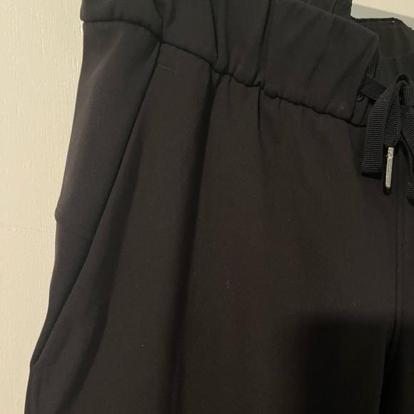 Lululemon lightweight trouser - Picture 2 of 6
